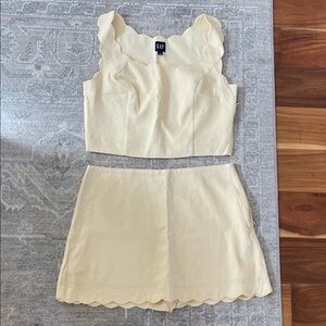 GAP Cream Scalloped Set